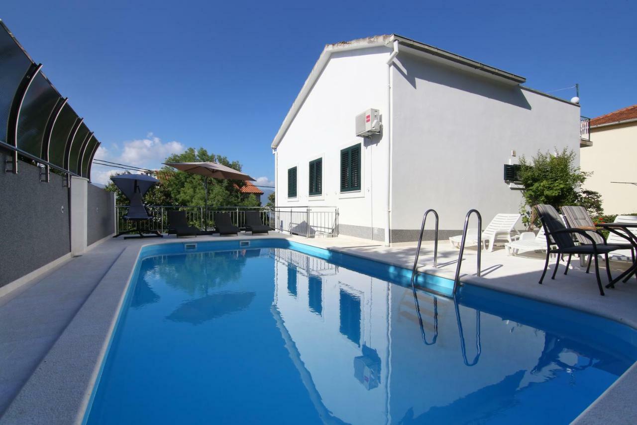 فيلا Luxury House With Pool تروغير المظهر الخارجي الصورة