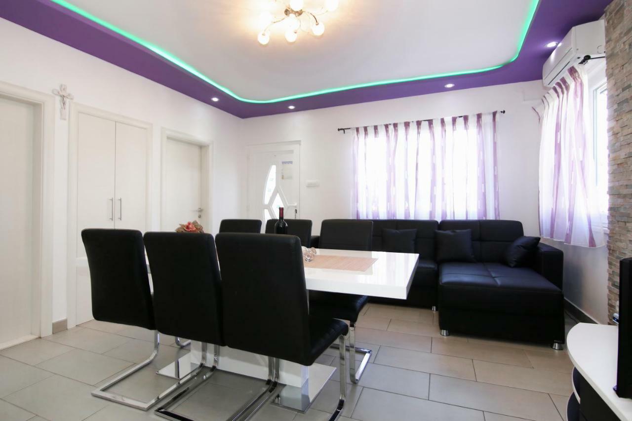 فيلا Luxury House With Pool تروغير المظهر الخارجي الصورة
