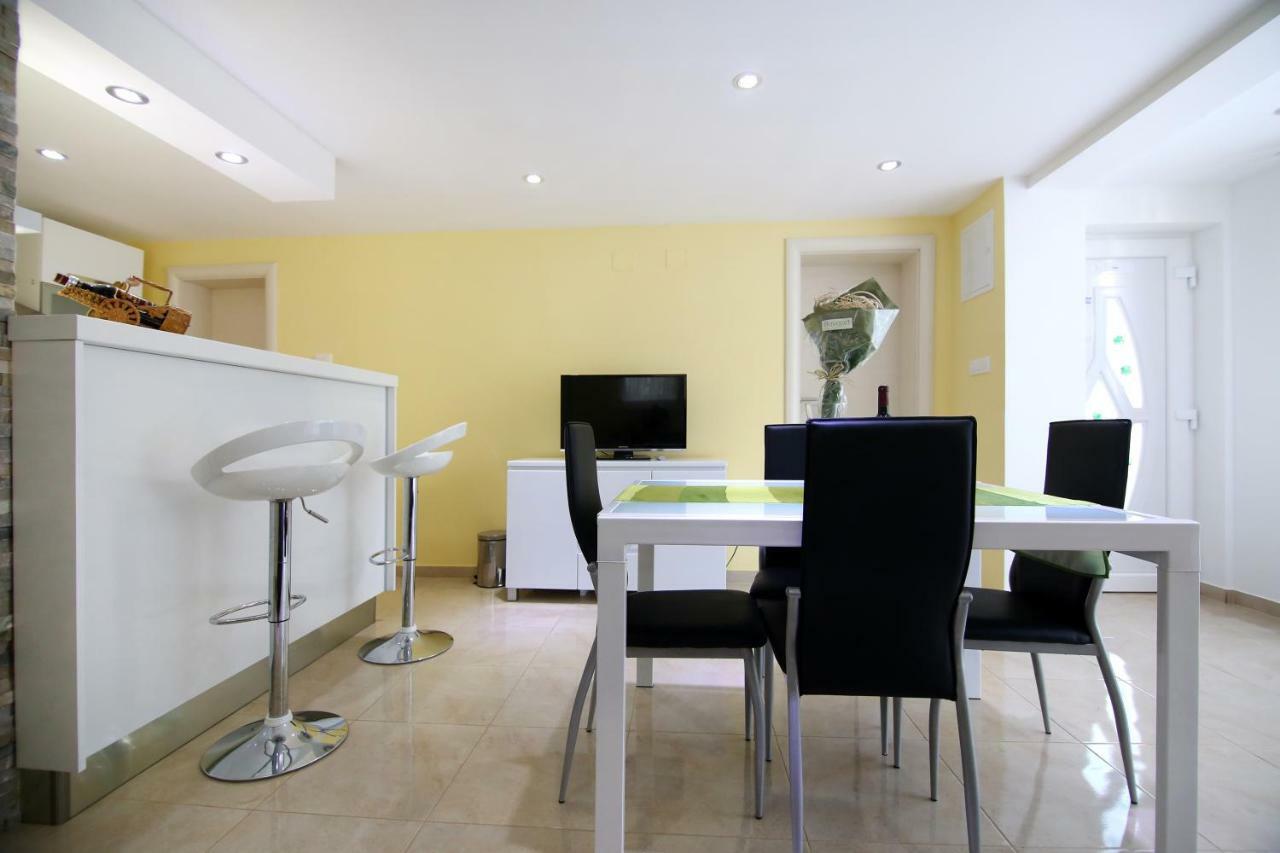 فيلا Luxury House With Pool تروغير المظهر الخارجي الصورة