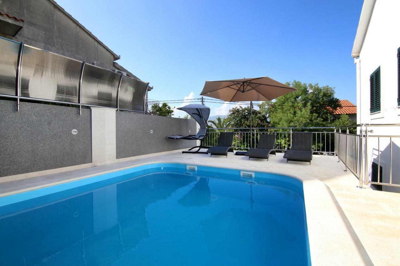 فيلا Luxury House With Pool تروغير المظهر الخارجي الصورة