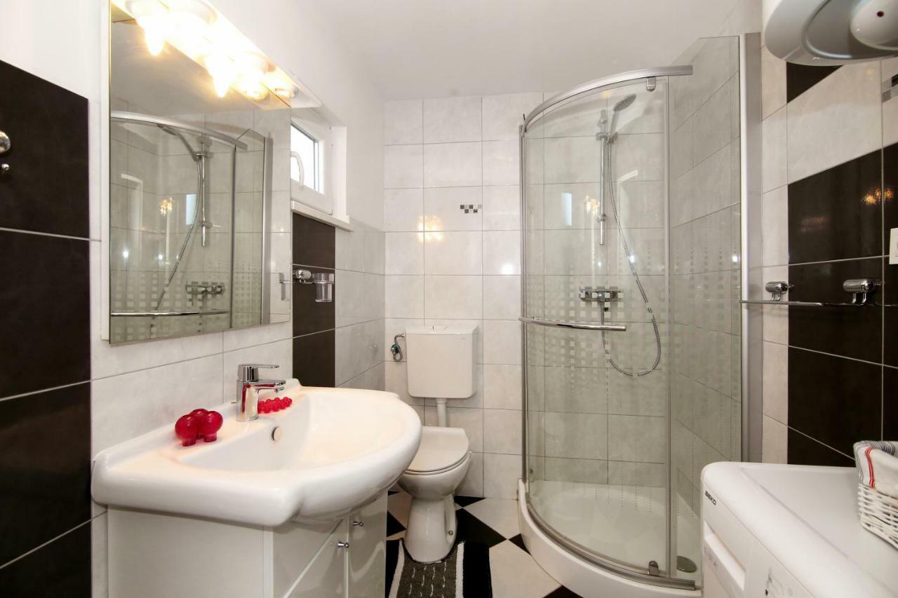 فيلا Luxury House With Pool تروغير المظهر الخارجي الصورة